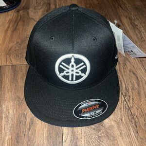 NWT Men’s Flex Fit Yamaha Logo Hat Size S/M.